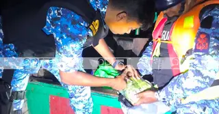 টেকনাফে কোস্ট গার্ডের অভিযানে ৫ কোটি টাকার ক্রিস্টাল মেথ জব্দ